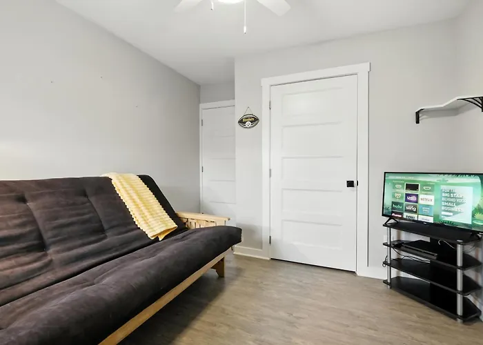 Cozy Historic Row Home- Near Stadiums! Ferienhaus
