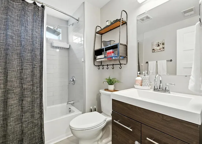 Ferienhaus Cozy Historic Row Home- Near Stadiums!