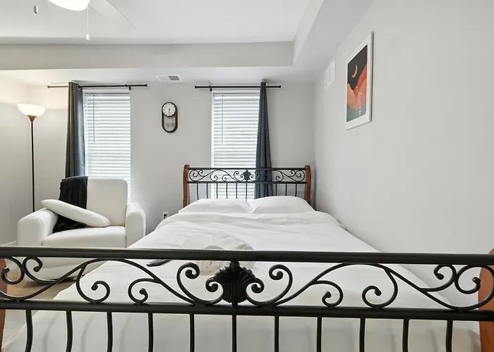 Cozy Historic Row Home- Near Stadiums! Pittsburgh